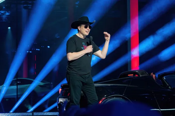 elon-musktan-calisanlarina-son-cagri-ya-ofisten-calisin-ya-da-tesladan-ayrilin-1654152068514.jpg Elon Musk'tan çalışanlarına son çağrı: Ya ofisten çalışın ya da Tesla'dan ayrılın-4