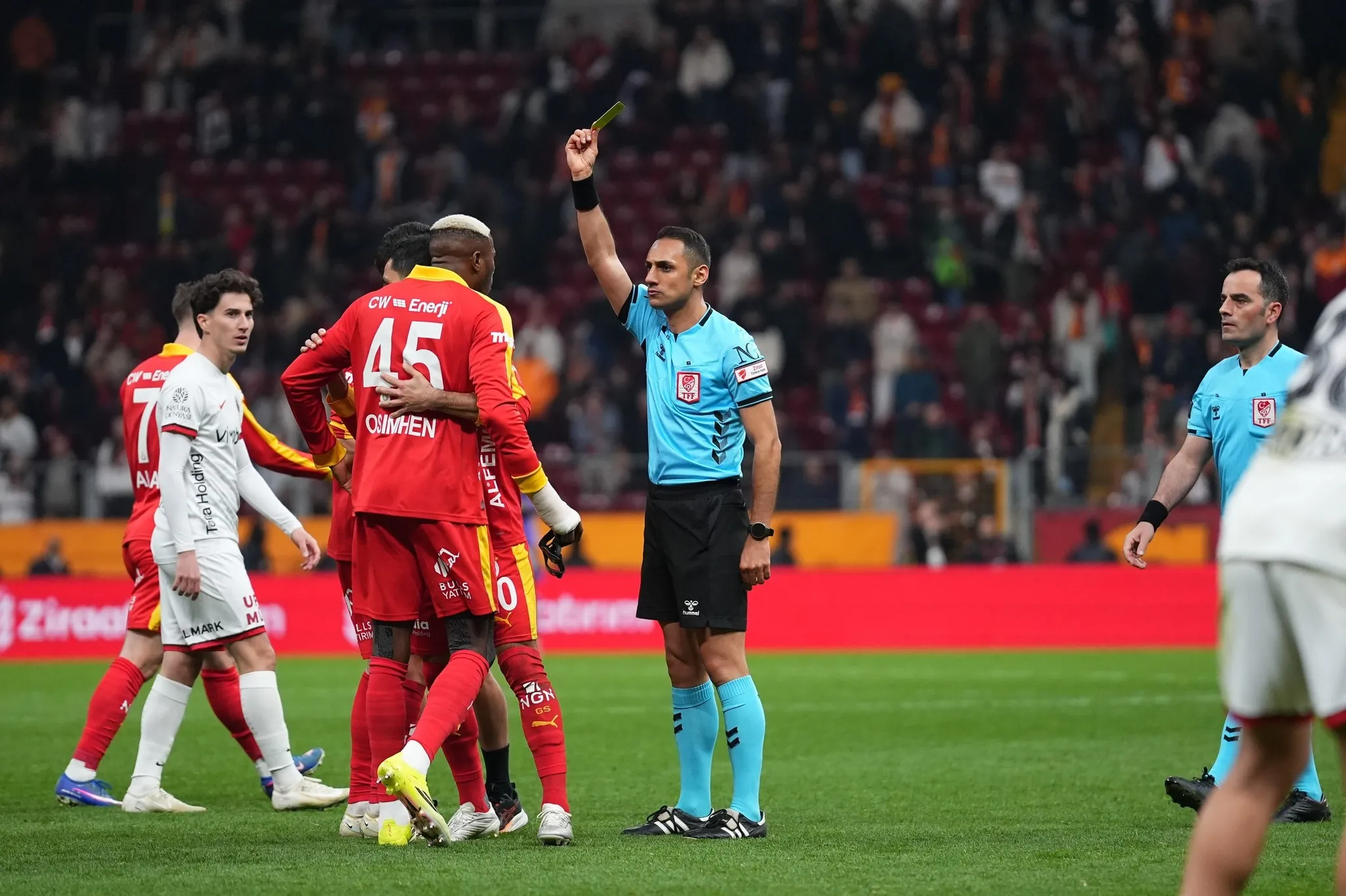Spor yazarları Galatasaray'ı yerden yere vurdu: Fiyasko! - 6