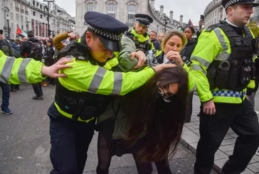İngiltere katil İsrail’i nasıl savunacağını şaşırdı! Londra polisinden pes dedirten uygulama: Filistin destekçilerini ihbar edin