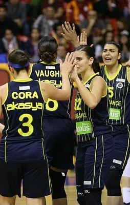 Fenerbahçe derbide rahat kazandı