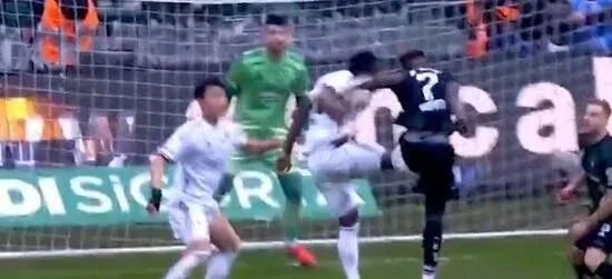 kocaelispor-besiktas-macinda-2-penalti-beklentisi-cihan-aydin-ve-vardan-olay-karar-1772292760421.jpeg Kocaelispor - Beşiktaş maçında 2 penaltı beklentisi! Cihan Aydın ve VAR'dan olay karar-3