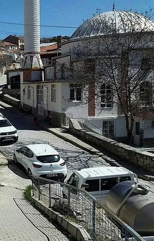 Kütahya’nın Emet ilçesinde cami imamı koronaya yakalandı, cemaat karantinaya alındı
