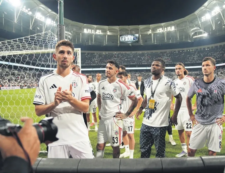 Dolmabahçe’de büyük protesto