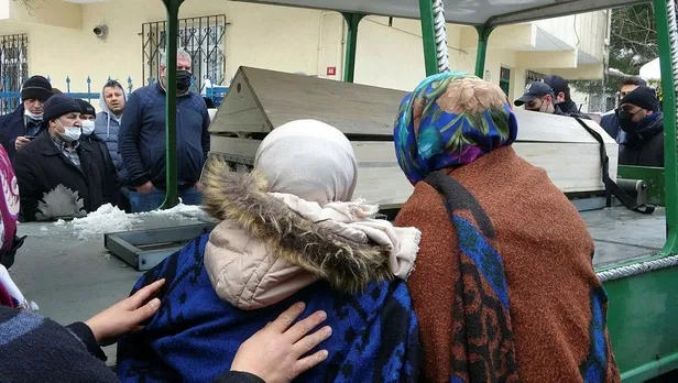 İstanbul'da korkunç olay! Annesinin başını kesen çocuk ardından sela okudu-4