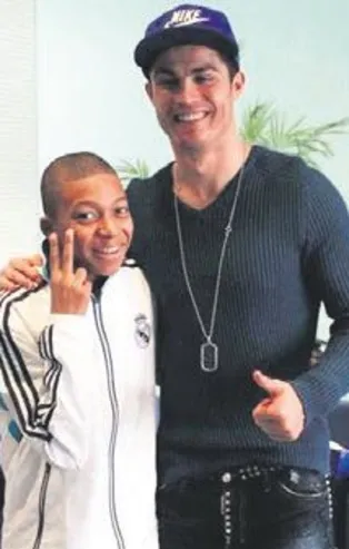 Mekanın sahibi Mbappe!