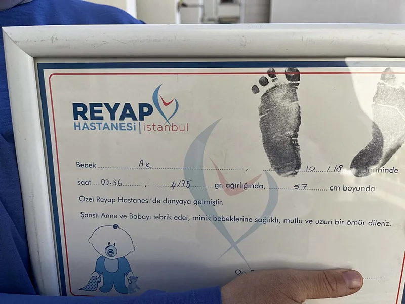 Kapatılan hastanenin bebeği için hazırladığı bebek doğum belgesi (DHA)