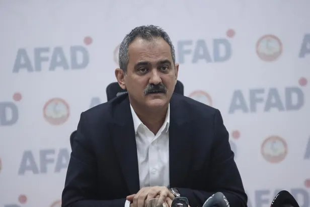 Bakan Özer'den Osmaniye'deki Afet Koordinasyon Merkezi'nde önemli açıklamalar: "25 bin 883 öğrenci kentlerine geri dönmeye başladı"-7