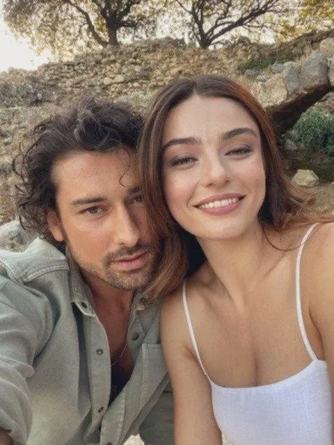 ayca-aysin-turan-ile-alp-navruz-askina-nazar-degdi-yakisikli-oyuncu-spor-salonunda-birkac-guzelle-1665349371123.jpeg Ayça Ayşin Turan ile Alp Navruz aşkına nazar değdi! Yakışıklı oyuncu spor salonunda birkaç güzelle...-2