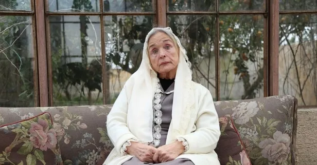 bir-zamanlar-cukurova-haminne-oldu-mu-haminneyi-canlandiran-serpil-tamur-diziden-ayrilacak-mi-1640268120081.jpg Bir Zamanlar Çukurova Haminne öldü mü? Haminne'yi canlandıran Serpil Tamur diziden ayrılacak mı?-3