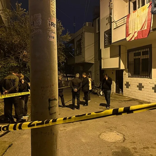 Mersin’de sokak ortasında silahlı kavga