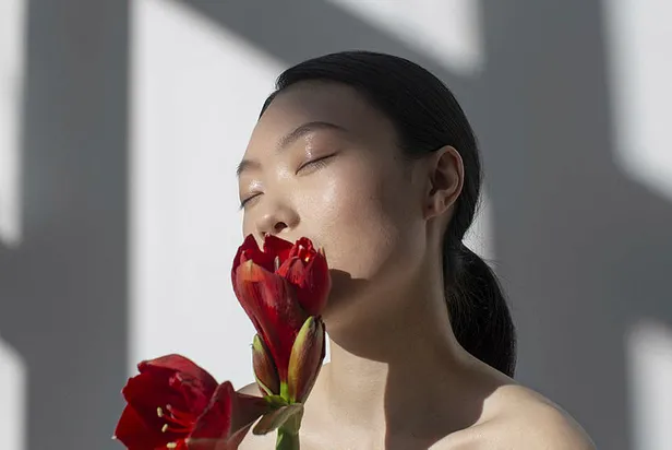 424-yontemi-ile-20-yas-genc-gozukeceksiniz-koreli-kadinlarin-estetiksiz-cam-gibi-cilde-sahip-olma-sirri-bakin-1693858992233.jpg 4+2+4 yöntemi ile 20 yaş genç gözükeceksiniz! Koreli kadınların estetiksiz cam gibi cilde sahip olma sırrı bakın neymiş!-7