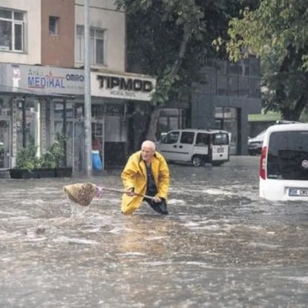 Başkenti sağanak vurdu