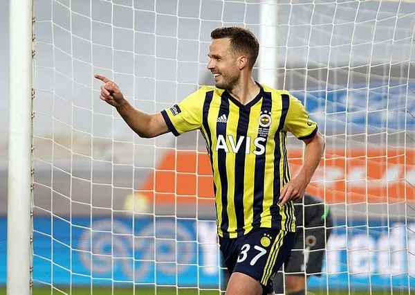 Fenerbahçe’de 7 yolcu! Sezon sonunda yaprak dökümü olacak