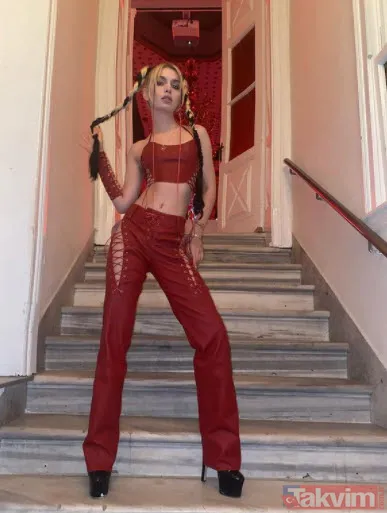 Aleyna Tilki'ye tişörtünü sıyırıp pozlarını paylaştı Londra'dan olay yaratmaya devam! 'Zor günler geçiriyorum' diyen Aleyna... - 3