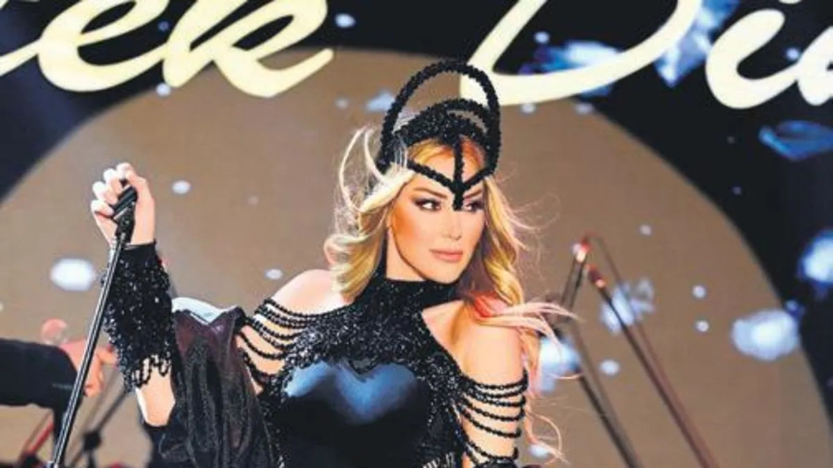 Göz kamaştırıyor! Petek Dinçöz sahnelere bir döndü pir döndü