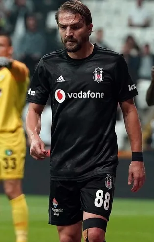 Beşiktaş Caner Erkin ile yola devam edecek!