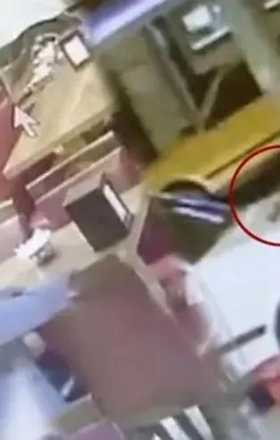 Börekçide dehşet anları! Saniye saniye kaydedildi