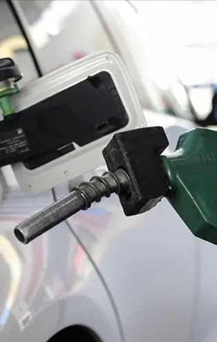 Araç sahiplerine müjde! Motorine 1,04 TL indirim!