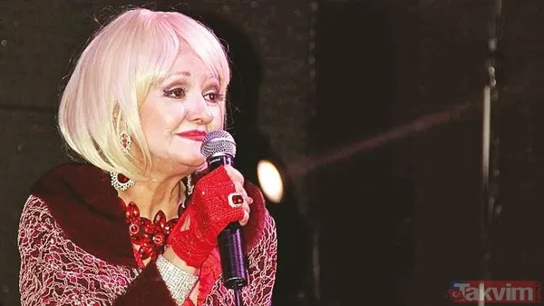 Fantezi müziğinin kraliçesi Gülden Karaböcek’in gözünden sakındığı kızı bakın çıka çıka kim çıktı! Meğer o da ünlüymüş... - 18