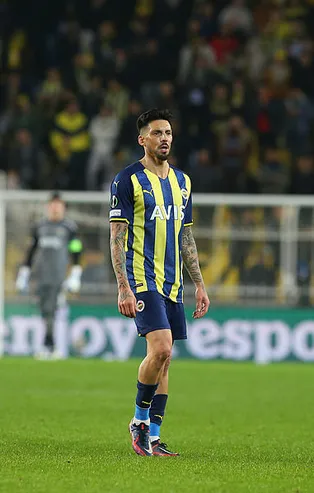 Fenerbahçe'de Jose Sosa'nın yeni adresi Estudiantes oluyor! Yıldız isim gözden çıkarıldı