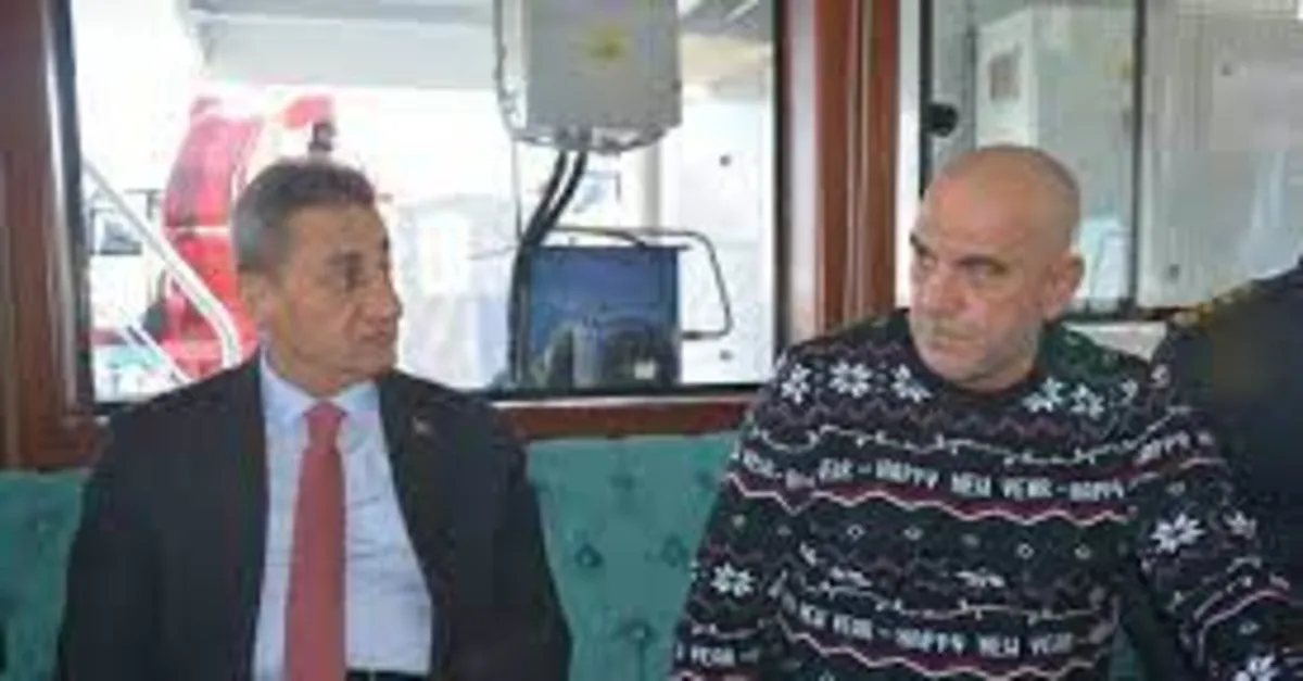 Sinop’ta yanan kuru yük gemisi mürettebatını kurtaran balıkçılar, o anları anlattı