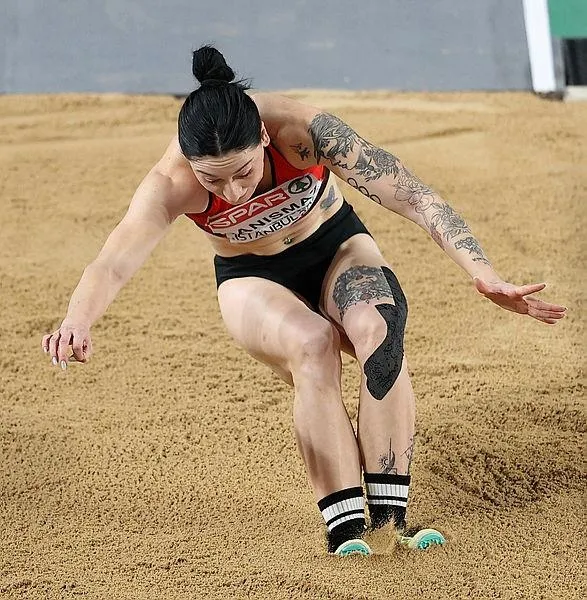 avrupa-salon-atletizm-sampiyonasinda-kadinlar-3-adim-atlama-finalinde-tugba-danismaz-altin-madalya-kazandi-1677957150776.jpeg Avrupa Salon Atletizm Şampiyonası'nda kadınlar 3 adım atlama finalinde Tuğba Danışmaz altın madalya kazandı-5