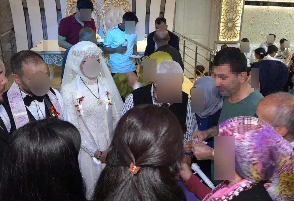dugunlerden-sonra-atmlere-dadandi-1780383165583.jpeg Düğünlerden sonra ATM'lere dadandı: Adana'da yardım bahanesiyle yaşlıları soyan hırsız kamerada-3
