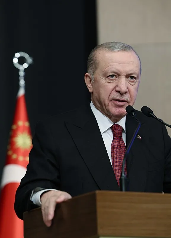 baskan-erdogandan-meclisi-karistiran-chpye-tepki-teror-estirmeye-mi-geldiniz-uluslararasi-siyasette-turkiye-ru-1770897883582.jpeg Başkan Erdoğan'dan AK Parti Genişletilmiş İl Başkanları Toplantısı'nda önemli açıklamalar | CANLI YAYIN-6