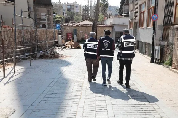 icisleri-bakanligi-duyurdu-30-bin-personelle-dev-uygulama-1617523184612.jpg İçişleri Bakanlığı duyurdu! 30 bin personelle dev uygulama-6