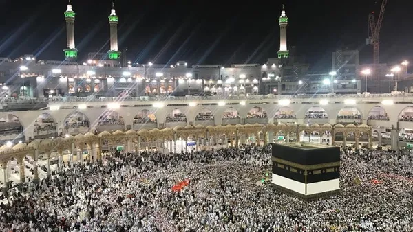 Suudi Arabistan'da umre ziyaretleri yeniden başladı-4