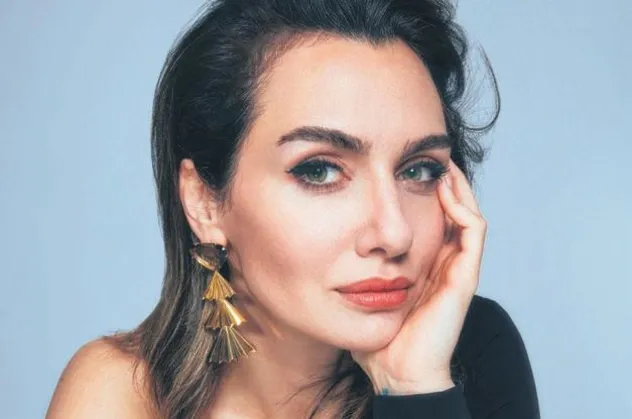 Birce Akalay'dan harem koleksiyonu!