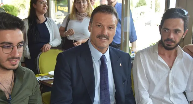 İBB'deki işçi kıyımına AK Parti'den sert tepki: Bir mesajla geleceğine ipotek koyulamaz-3