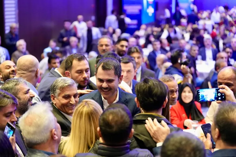 Son dakika: Cumhur İttifakı İBB adayı Murat Kurum'dan Ekrem İmamoğlu'na sert tepki: İstanbul'un 5 yılı heba oldu-3