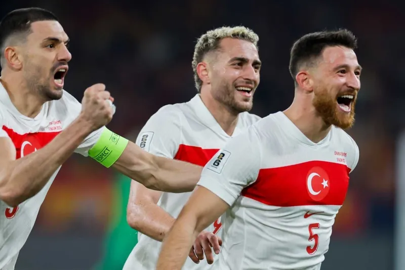 galatasaraya-almanyadan-bir-yildiz-daha-orta-saha-nefes-alacak-1771771256369.jpeg Galatasaray'a Almanya'dan bir yıldız daha! Orta saha nefes alacak-3