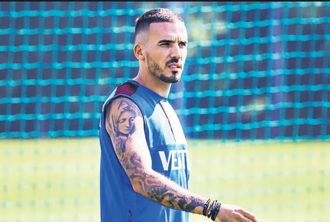 Fırtına’da ayrılık rüzgarı