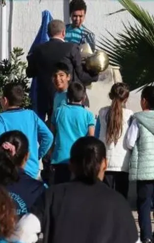 Antalya'da Atatürk büstüne provokatif saldırı! Gözaltına alındı