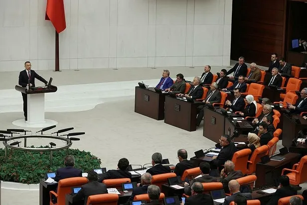 cumhurbaskani-yardimcisi-fuat-oktay-duyurdu-yeni-tip-insansiz-jet-savas-ucagimiz-anka-3-mius-geliyor-1670957212066.jpeg Cumhurbaşkanı Yardımcısı Fuat Oktay duyurdu! Yeni tip insansız jet savaş uçağımız 'ANKA-3 MİUS' geliyor-9