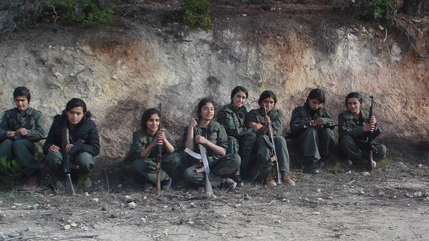 abd-destekliyor-ypgpkk-zorla-kaciriyor-teror-orgutu-mezarlari-cocuk-savascilarla-dolu-1694873812140.jpg ABD destekliyor YPG/PKK zorla ellerine silah veriyor: Terör örgütü mezarları kaçırılan çocuklarla dolu-3