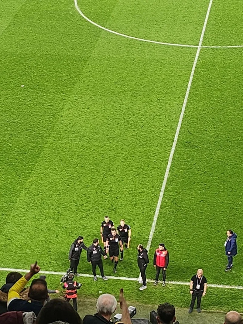 takvimcomtr-goruntuledi-fenerbahce-pendikspor-macinda-hakemlere-buyuk-tepki-erman-toroglundan-olay-sozler-1710090735651.jpeg