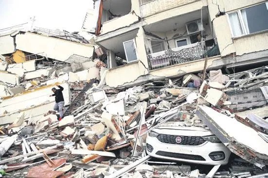 turkiyeyi-yasa-bogan-deprem-kirmizi-beyazli-kulubu-cok-derinden-etkiledi-1675728192641.jpeg