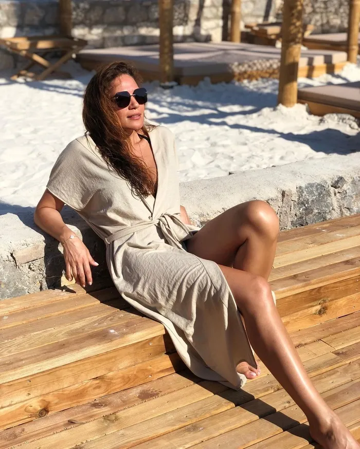 2-kez-evlenen-ozge-boraktan-ayip-olmasin-diye-evlendim-sozlerine-aciklik-ilk-esi-bakin-hangi-oyuncu-cikti-mege-1702966073564.jpg 2 kez evlenen Özge Borak’tan “Ayıp olmasın diye evlendim” sözlerine açıklık! İlk eşi bakın hangi oyuncu çıktı! Meğer Ata Demirer’den önce...-3