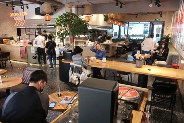 Dünya bu araştırmayı konuşuyor! Klimalı bir restorandaki bir kişi koronavirüsü 53 dakikada 9 kişiye bulaştırdı-6