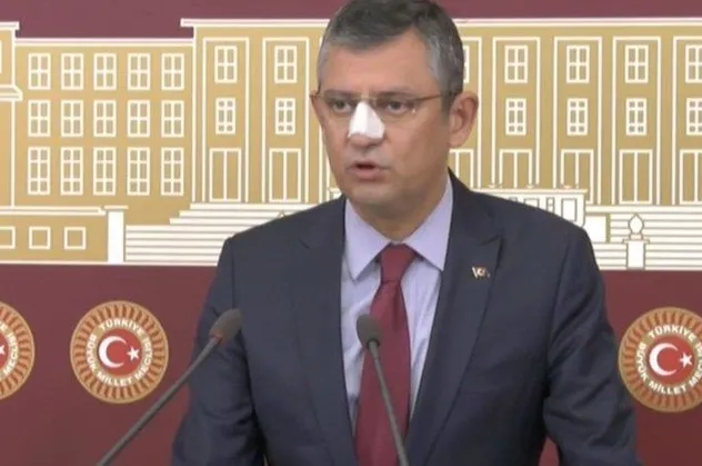Habertürk'ün 'Özgür Özel Meclis'te yaralandı' algısı elinde patladı! Haberi revize etmek zorunda kaldılar