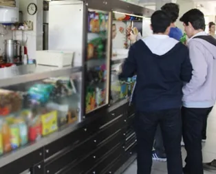 Artık yasak! Okullarda bir dönem kapanıyor