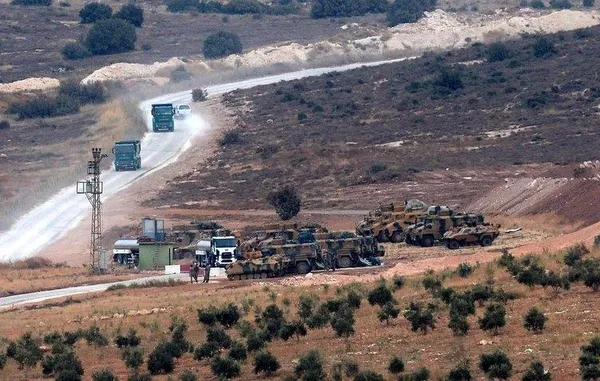 Tank ve füzelerin namluları İdlib'e çevrildi-7