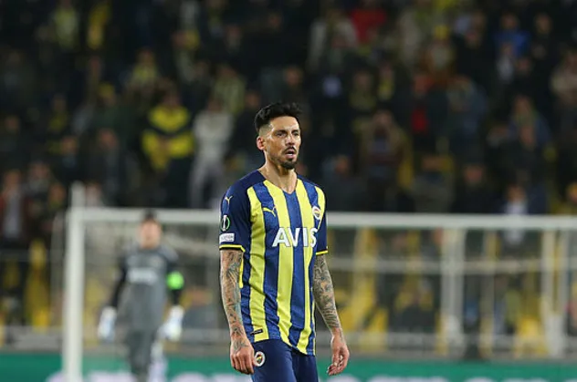 Fenerbahçe'de Jose Sosa'nın yeni adresi Estudiantes oluyor! Yıldız isim gözden çıkarıldı