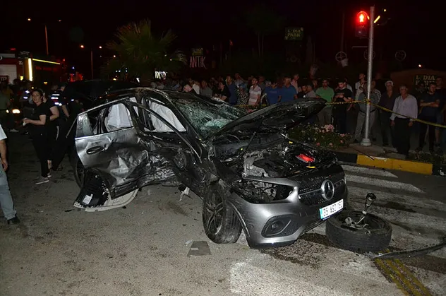 Manisa'da katliam gibi kaza! 1 ölü, 3'ü ağır 6 yaralı