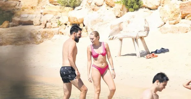 Nilperi Şahinkaya Çeşme’de fiziğiyle göz doldurdu
