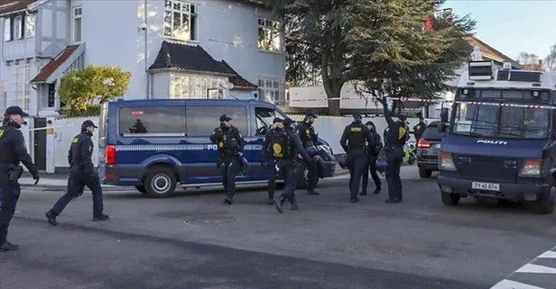 Danimarka'da Türk Büyükelçiliği önünde alçak saldırı! Polis koruması eşliğinde Kur'an-ı Kerim'i canlı yayında yaktılar