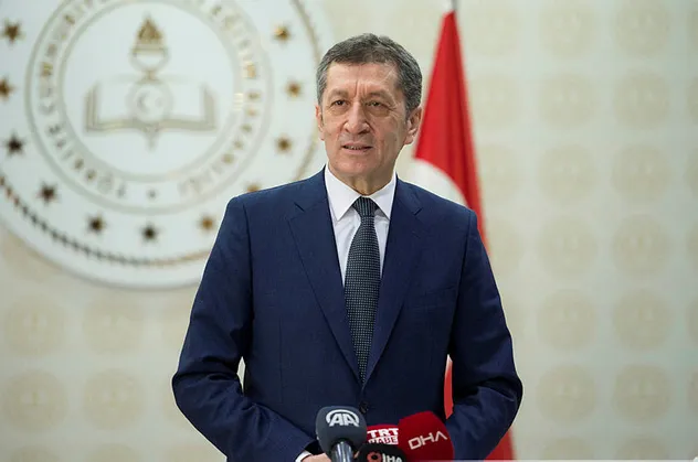 Milli Eğitim Bakanı Ziya Selçuk'tan velilere uzaktan eğitim çağrısı!